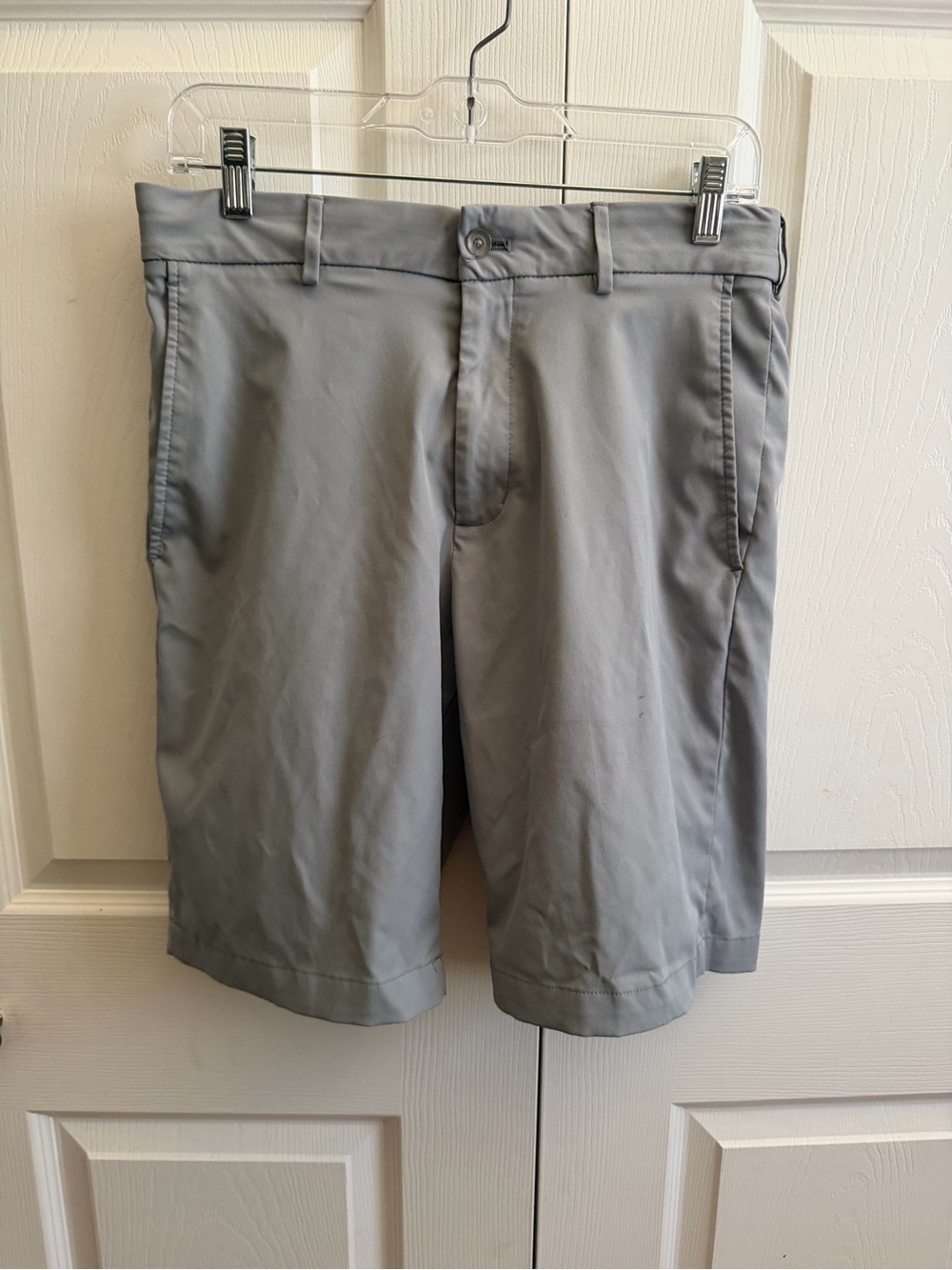 Walter Hagen Gray Men's Flat-Front Golf Shorts